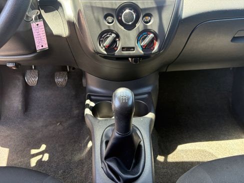 Used 2015 Nissan Versa S FWD image 15