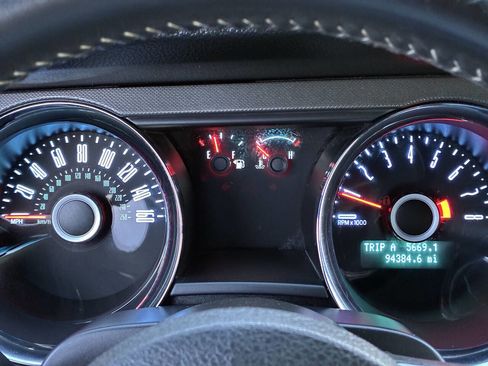 Used 2014 Ford Mustang Coupe image 16