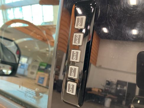 Used 2024 Ford F250 XLT image 11