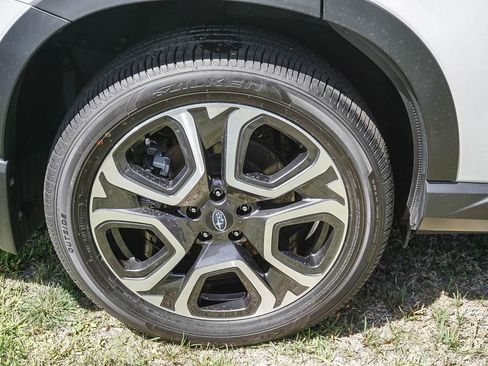 Certified 2023 Subaru Ascent Limited AWD/4WD image 8