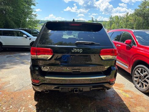 Used 2017 Jeep Grand Cherokee Overland w/ Jeep Active Safety Group AWD/4WD image 3
