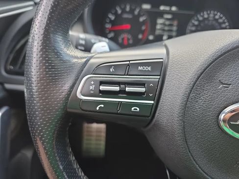 Used 2018 Kia Stinger GT1 AWD/4WD image 19