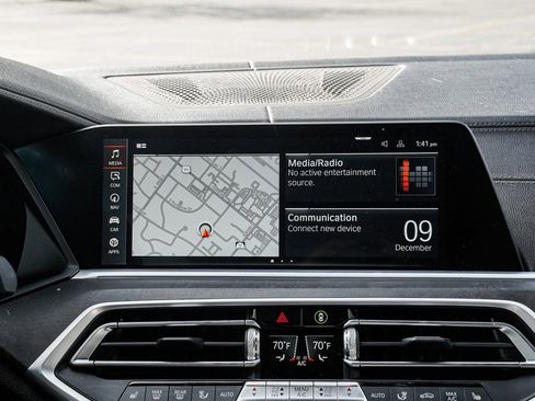 Used 2021 BMW X5 xDrive40i w/ M Sport Package image 14