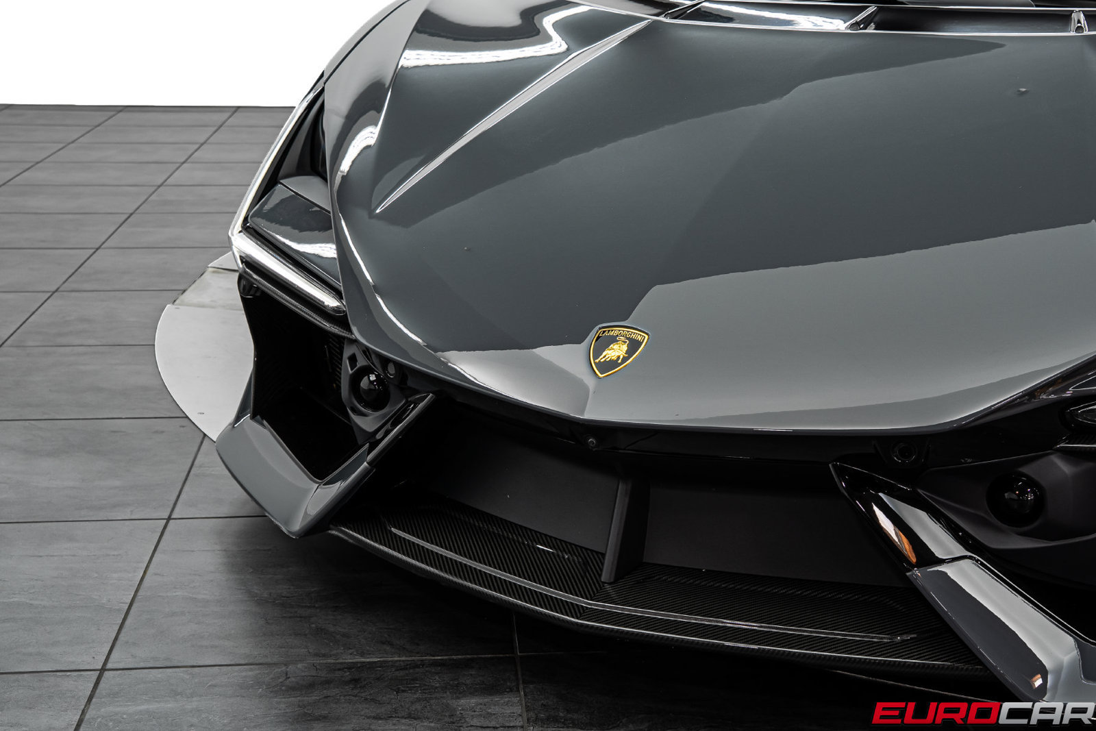 Used 2025 Lamborghini Revuelto AWD/4WD image 12