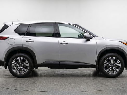 Used 2023 Nissan Rogue SV FWD image 11