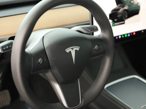 Used 2023 Tesla Model Y Long Range AWD/4WD image 16