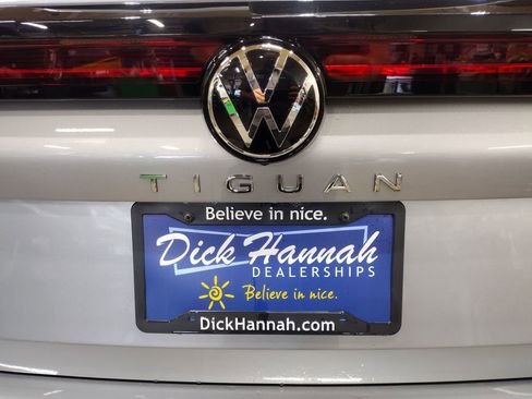 New 2025 Volkswagen Tiguan SE image 14