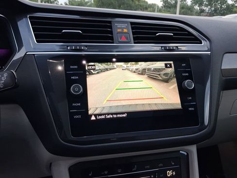 Used 2023 Volkswagen Tiguan SE R-Line FWD image 24