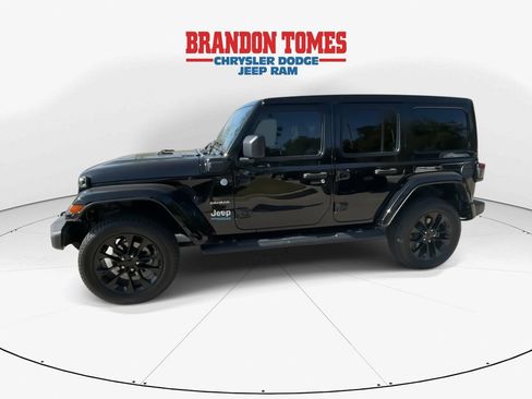 Used 2021 Jeep Wrangler Unlimited Sahara w/ Cold Weather Group AWD/4WD image 4