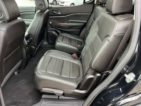 Used 2021 GMC Acadia Denali w/ GMC Pro Grade Package AWD/4WD image 9
