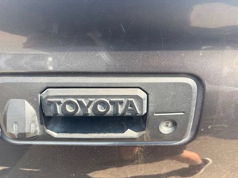Used 2019 Toyota Tacoma TRD Off-Road w/ TRD Premium Off Road Package AWD/4WD image 14