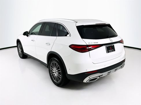 Certified 2025 Mercedes-Benz GLC 300 image 6