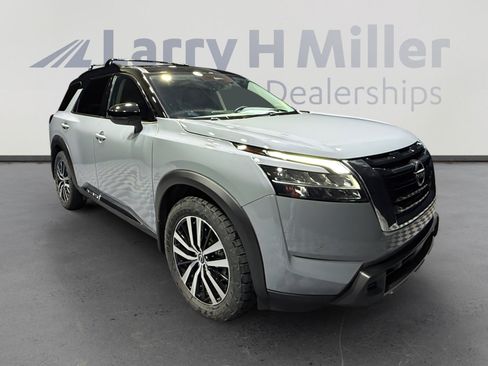 Certified 2024 Nissan Pathfinder Platinum image 7