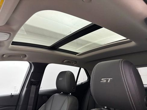 New 2026 Buick Encore GX Sport Touring w/ Studio Series image 4