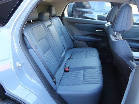 Used 2023 Nissan Ariya AWD/4WD image 31