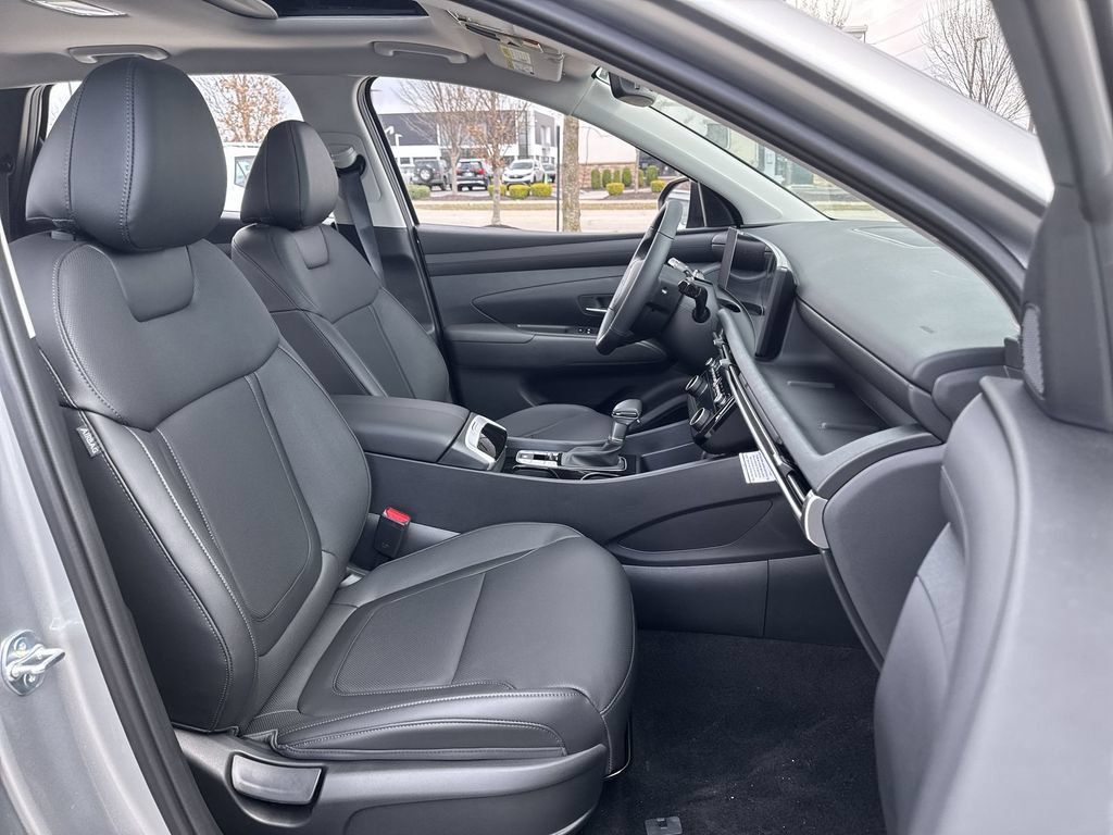 Used 2025 Hyundai Tucson SEL AWD/4WD image 31