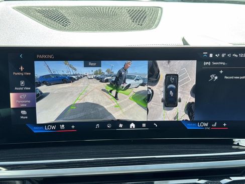 Certified 2024 BMW X7 xDrive40i w/ M Sport Package image 20