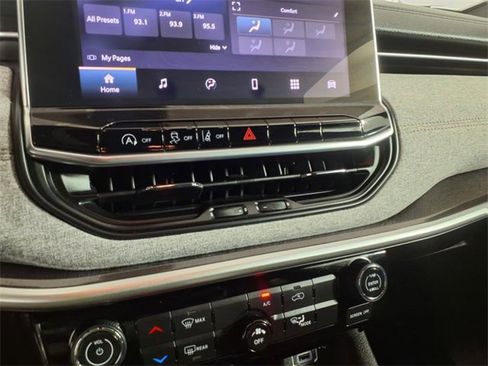 Certified 2023 Jeep Compass Latitude image 20