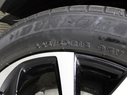 Used 2021 Toyota C-HR XLE image 36