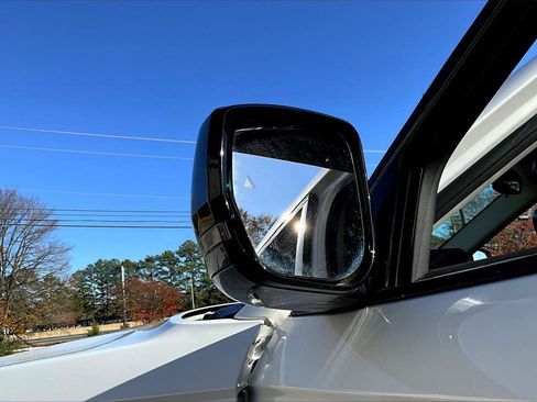 Used 2023 Jeep Grand Cherokee L Limited w/ Black Appearance Package image 28