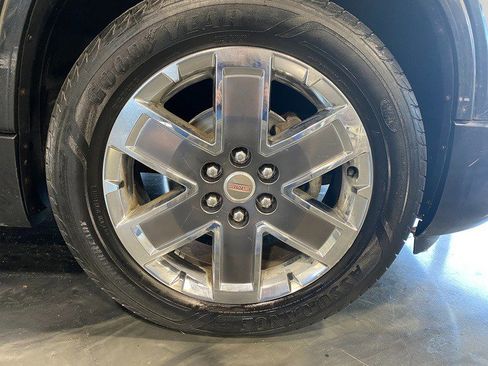 Used 2011 GMC Acadia Denali image 9