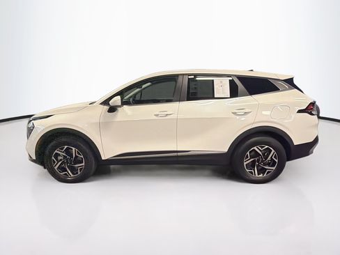 Used 2024 Kia Sportage LX AWD/4WD image 4