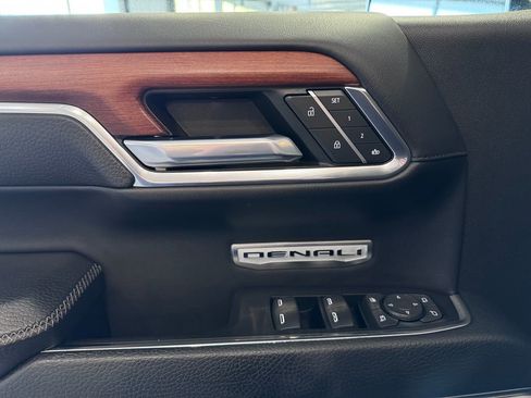 Certified 2022 GMC Sierra 1500 Denali image 26