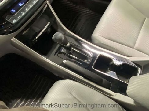 Used 2016 Honda Accord LX image 17