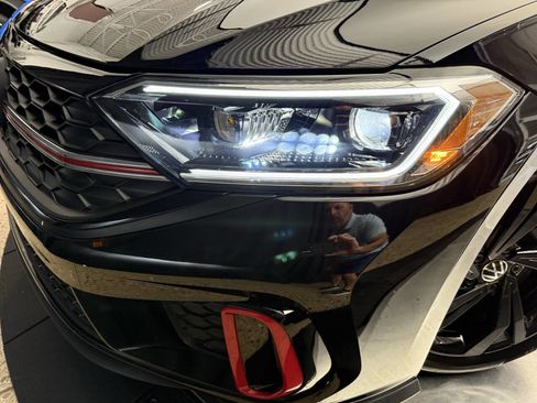 Used 2024 Volkswagen Jetta GLI Autobahn w/ GLI Black Package image 28