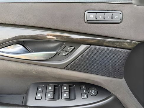 Used 2018 Cadillac Escalade Platinum image 22