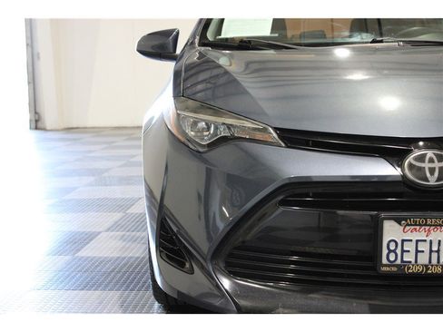 Used 2018 Toyota Corolla LE image 16