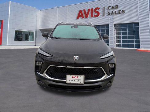 Used 2024 Buick Encore GX Sport Touring image 2