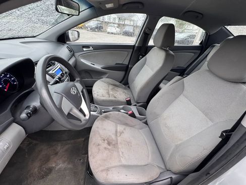 Used 2012 Hyundai Accent GLS FWD image 8