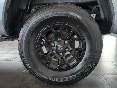 Used 2022 Toyota Tacoma SR5 w/ Technology Package RWD image 12
