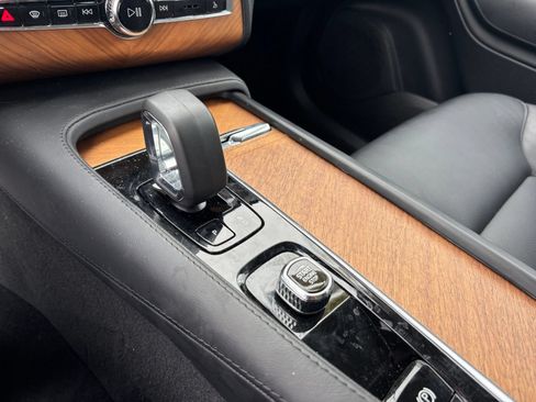 Used 2024 Volvo XC90 T8 Plus AWD/4WD image 6