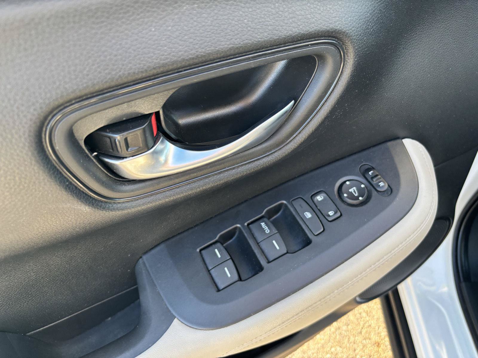 Used 2024 Honda HR-V LX image 15
