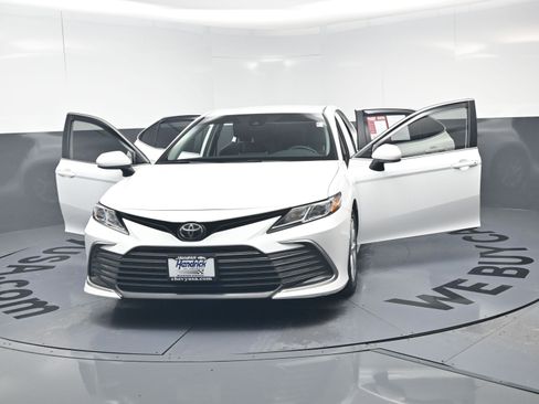 Used 2023 Toyota Camry LE FWD image 23