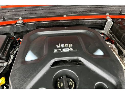 Used 2020 Jeep Wrangler Unlimited Sahara w/ Uconnect 4C Nav & Sound Group image 34