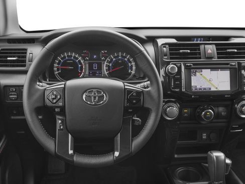 Used 2018 Toyota 4Runner TRD Off-Road Premium AWD/4WD image 10