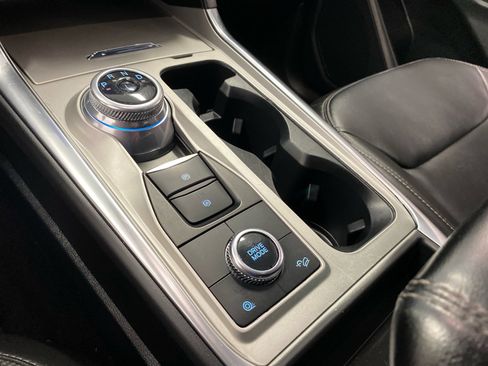 Certified 2022 Ford Explorer XLT w/ Equipment Group 202A image 26