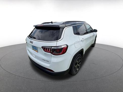 Used 2025 Jeep Compass Limited AWD/4WD image 7