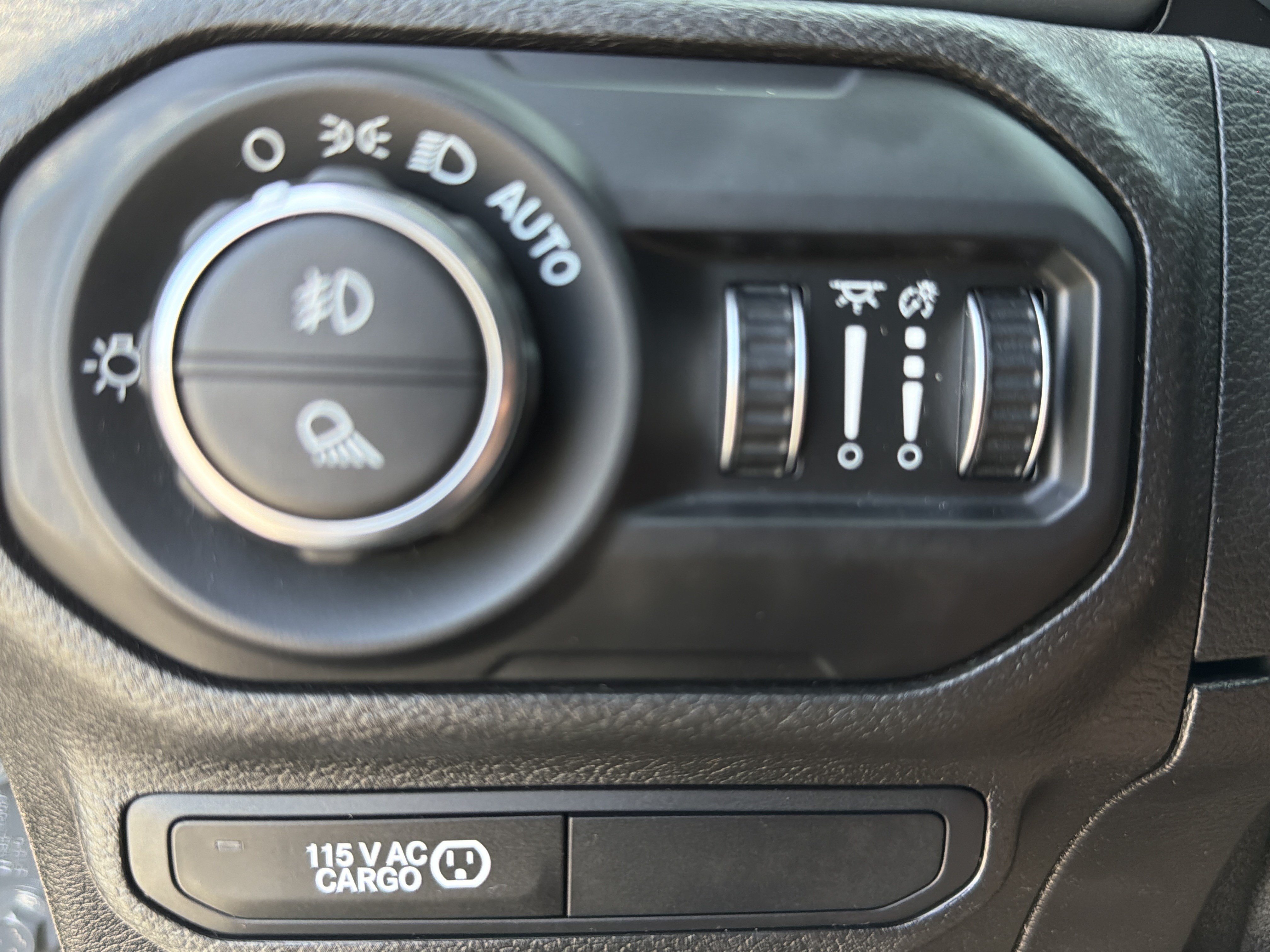 Used 2021 Jeep Gladiator Sport AWD/4WD image 36