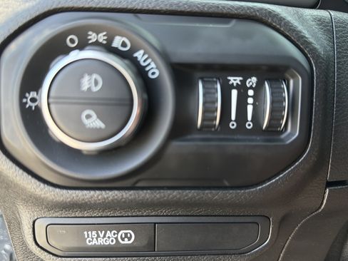 Used 2021 Jeep Gladiator Sport AWD/4WD image 36