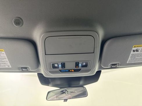 Used 2023 Ford Explorer XLT w/ Equipment Group 202A AWD/4WD image 10