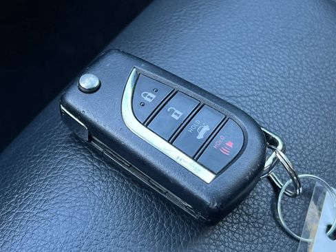 Used 2023 Toyota Camry SE image 24