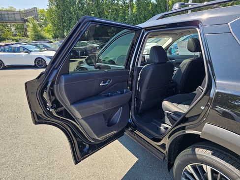 New 2026 Nissan Pathfinder Platinum w/ Cargo Package AWD/4WD image 21