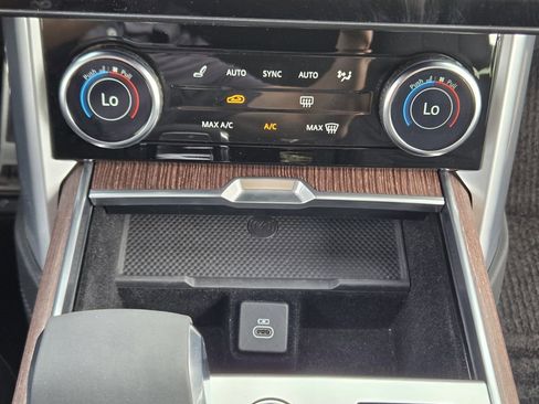 Used 2023 Land Rover Range Rover SE image 23