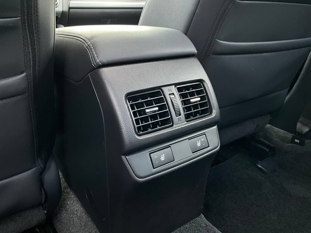 Used 2015 Subaru Legacy 3.6R Limited AWD/4WD image 13