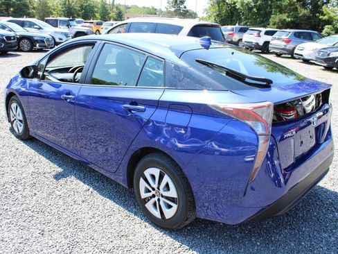 Used 2017 Toyota Prius Two FWD image 9