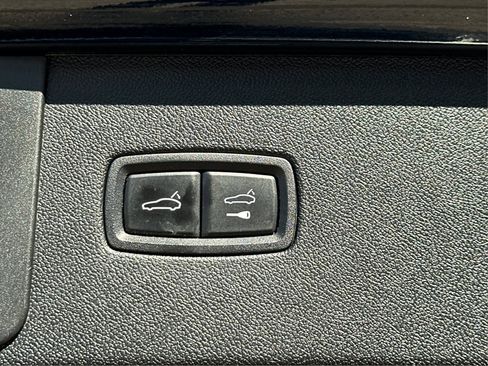 Used 2020 Porsche Cayenne AWD/4WD image 32